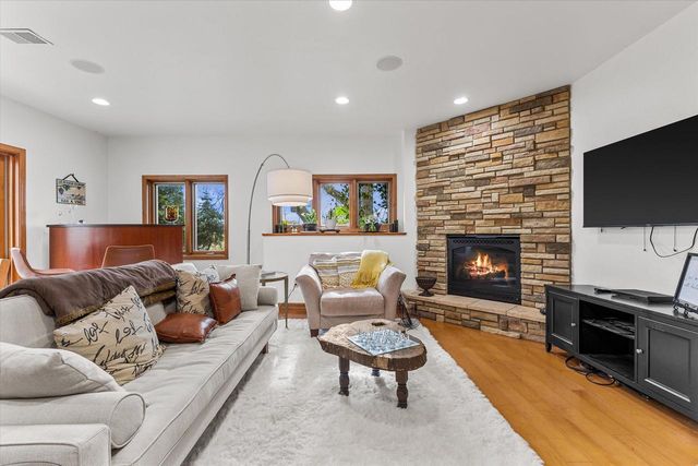 4319 Wood Duck WAY, Racine, WI 53403