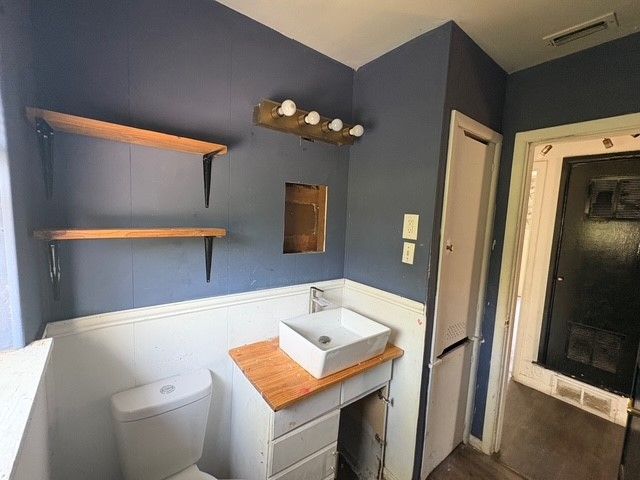 1107 W Archer Street, Jacksboro, TX 76458