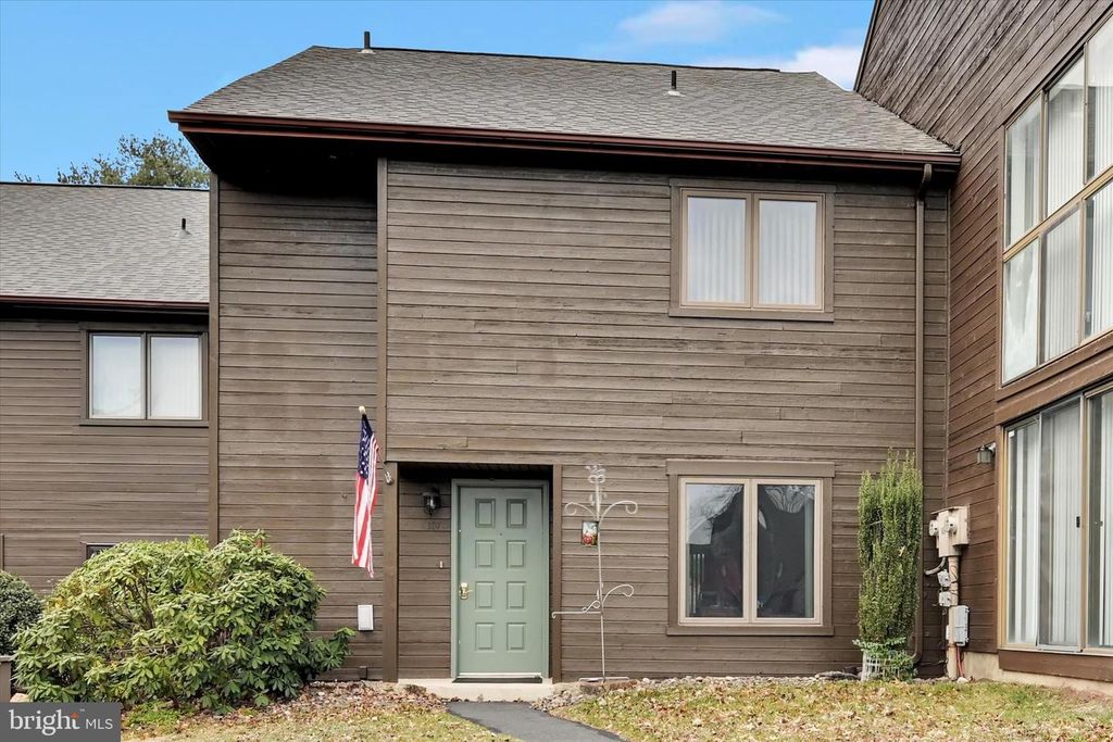 107 VILLAGE RD, Orwigsburg, PA 17961