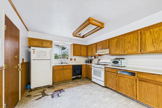 5864 Walnut Drive, Cutten, CA 95503