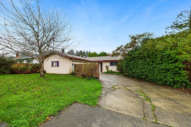 5864 Walnut Drive, Cutten, CA 95503