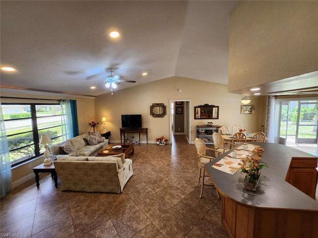 1924 Bolado PKWY, Cape Coral, FL 33990