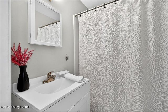 1234 Hull St, Louisville, KY 40204