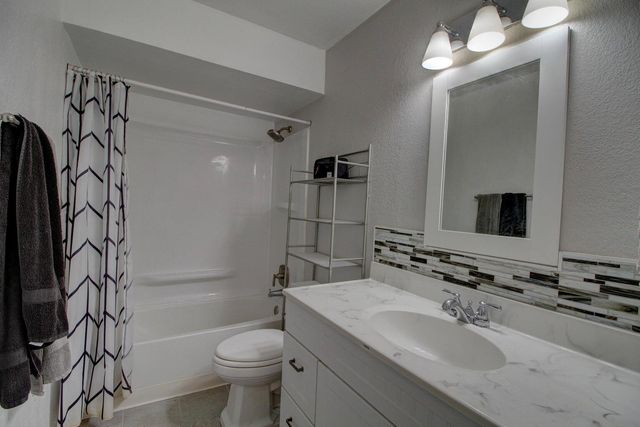 3931 Ortiz Court NE APT D, Albuquerque, NM 87110