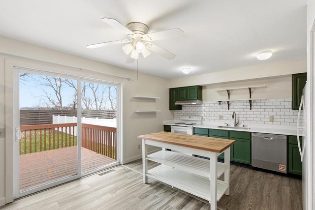 2502-2504 Greenway View, Madison, WI 53713