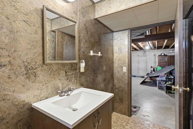 2502-2504 Greenway View, Madison, WI 53713