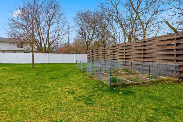 2502-2504 Greenway View, Madison, WI 53713