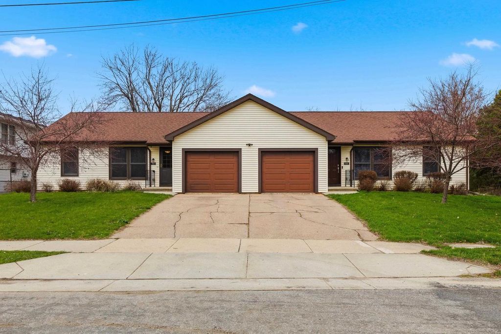 2502-2504 Greenway View, Madison, WI 53713