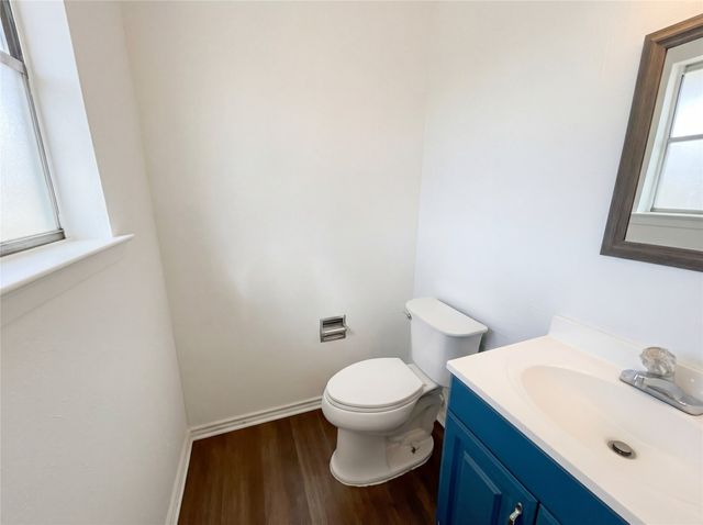 821 E Mission Street, Crowley, TX 76036