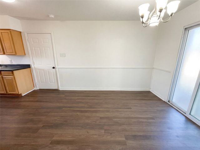 821 E Mission Street, Crowley, TX 76036