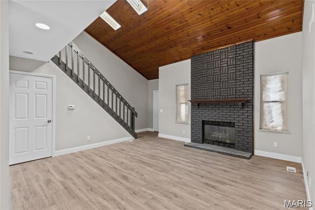 2040 Avignon Drive A, St Charles, MO 63303