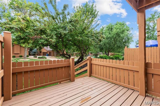 2040 Avignon Drive A, St Charles, MO 63303