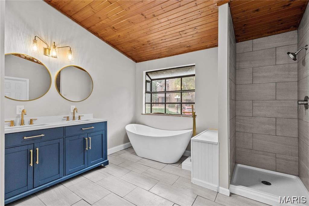 2040 Avignon Drive A, St Charles, MO 63303