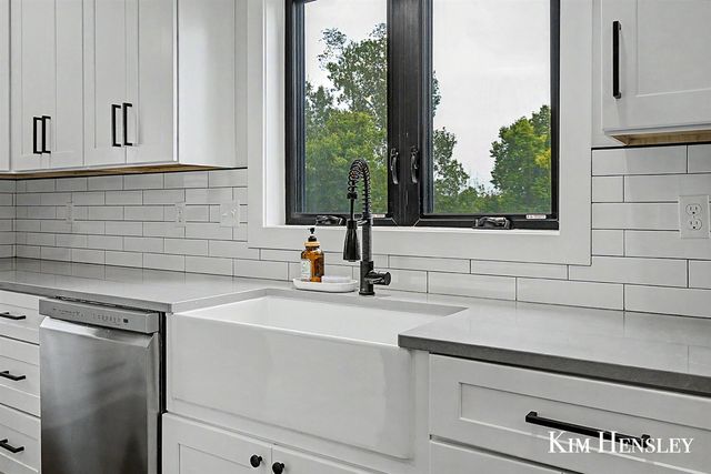 12618 Ridgedale Drive, Allendale, MI 49401