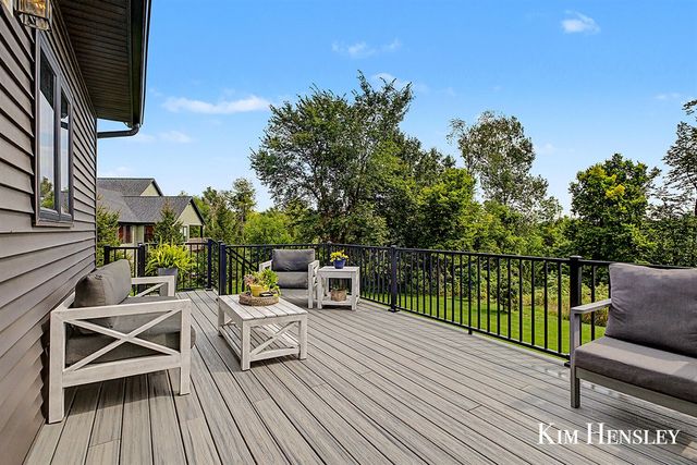 12618 Ridgedale Drive, Allendale, MI 49401