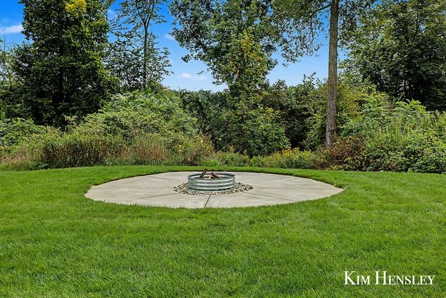 12618 Ridgedale Drive, Allendale, MI 49401