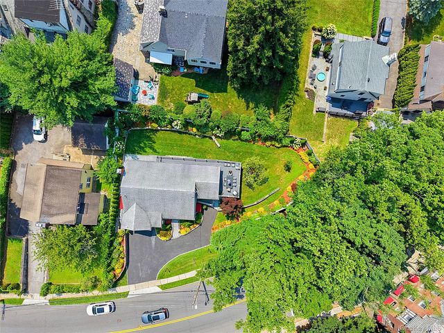 38 Harney Road, Scarsdale, NY 10583