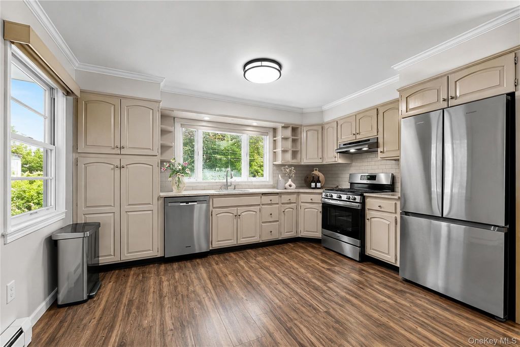 38 Harney Road, Scarsdale, NY 10583 — photo 5