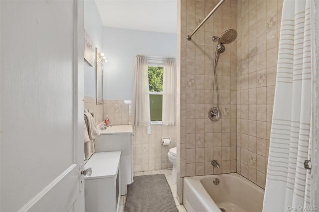 220-222 Carol Avenue, Pelham, NY 10803
