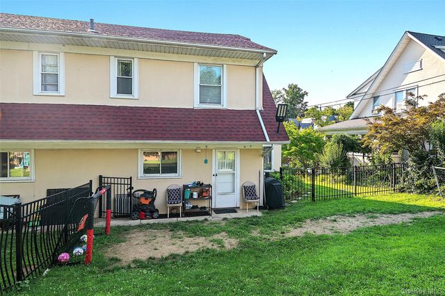 220-222 Carol Avenue, Pelham, NY 10803