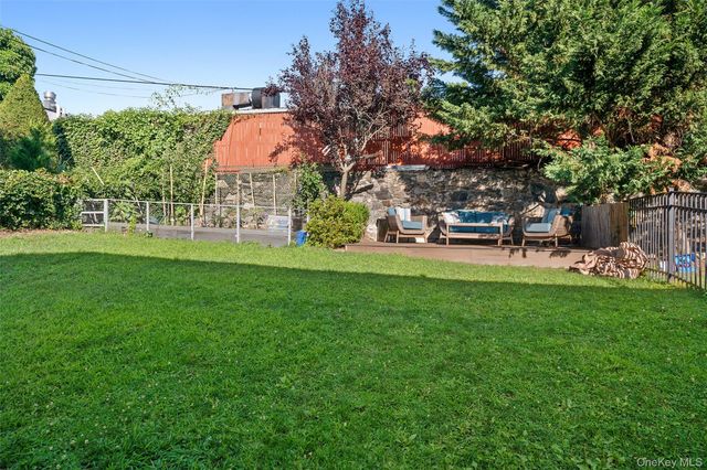 220-222 Carol Avenue, Pelham, NY 10803