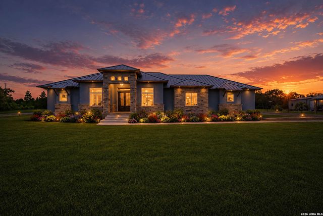 731 County Road 356, Adkins, TX 78101
