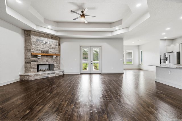 731 County Road 356, Adkins, TX 78101