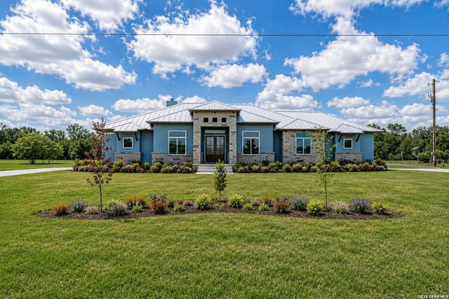 731 County Road 356, Adkins, TX 78101