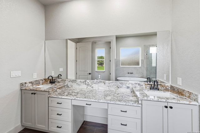 731 County Road 356, Adkins, TX 78101