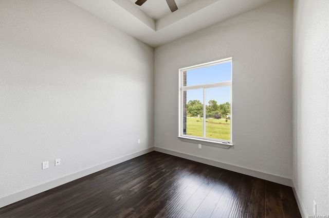 731 County Road 356, Adkins, TX 78101