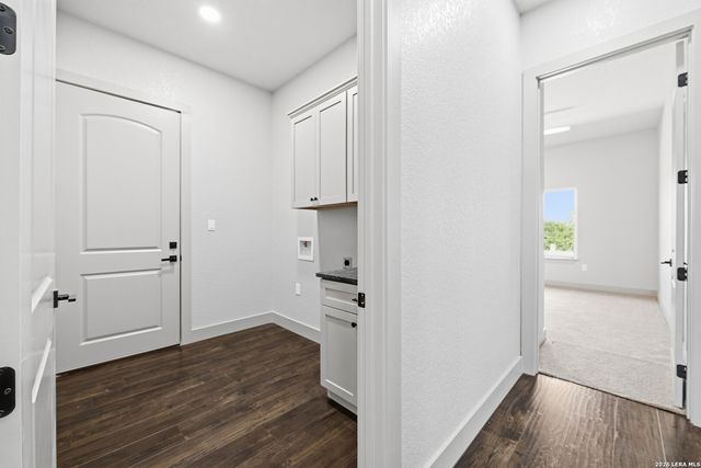 731 County Road 356, Adkins, TX 78101