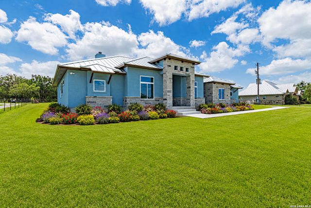 731 County Road 356, Adkins, TX 78101