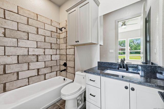731 County Road 356, Adkins, TX 78101