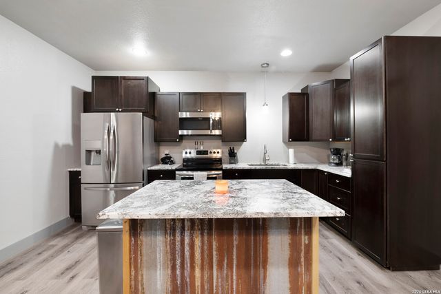 731 County Road 356, Adkins, TX 78101