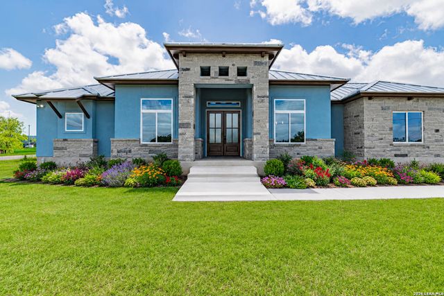 731 County Road 356, Adkins, TX 78101