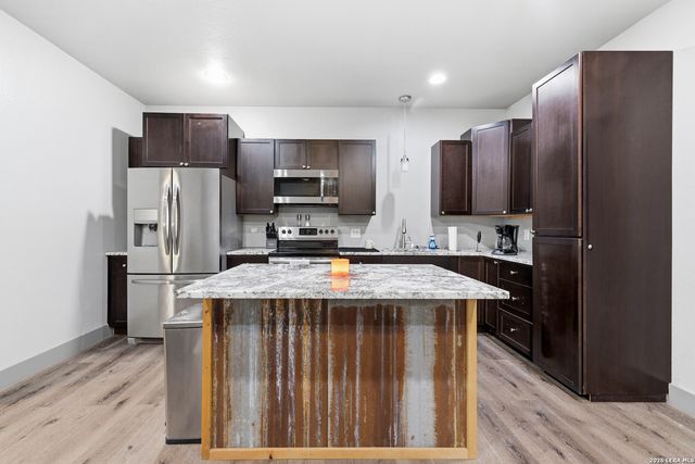 731 County Road 356, Adkins, TX 78101