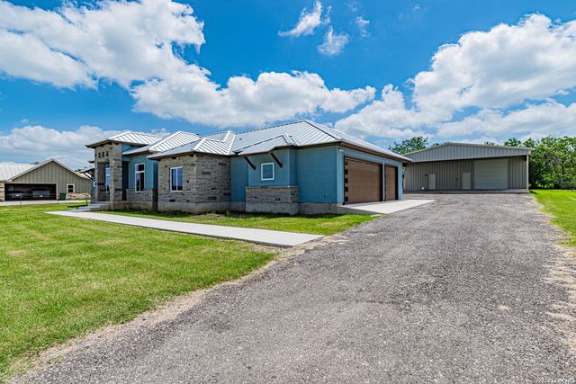 731 County Road 356, Adkins, TX 78101
