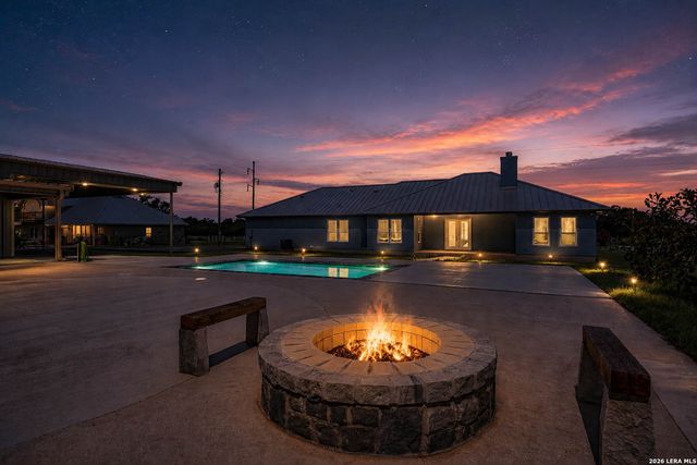 731 County Road 356, Adkins, TX 78101