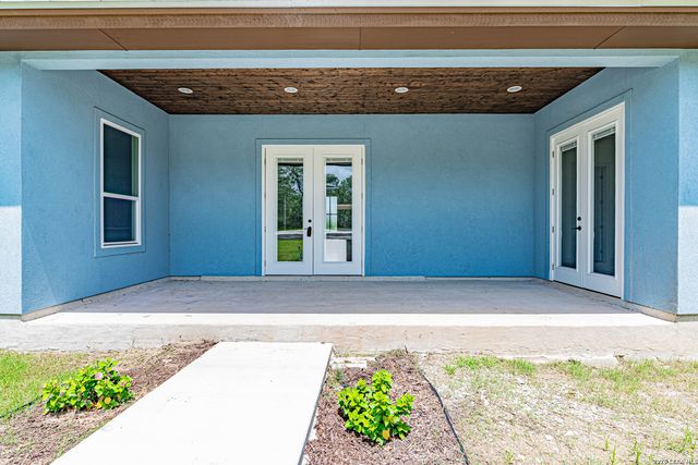 731 County Road 356, Adkins, TX 78101