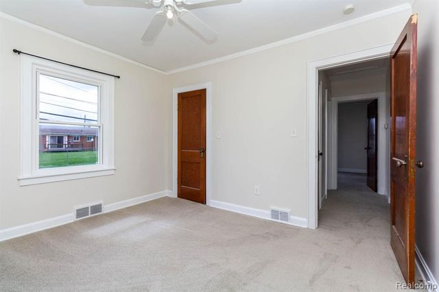 1147 Harrison Avenue, Garden City, MI 48135