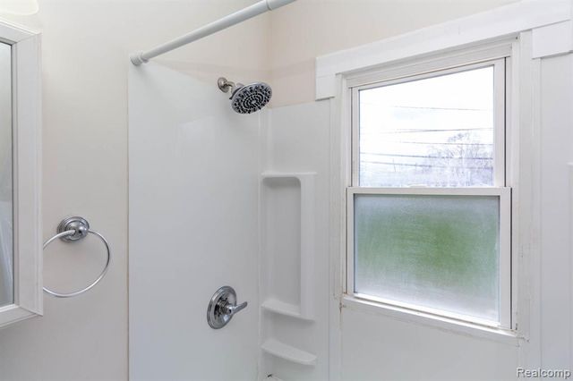 1147 Harrison Avenue, Garden City, MI 48135