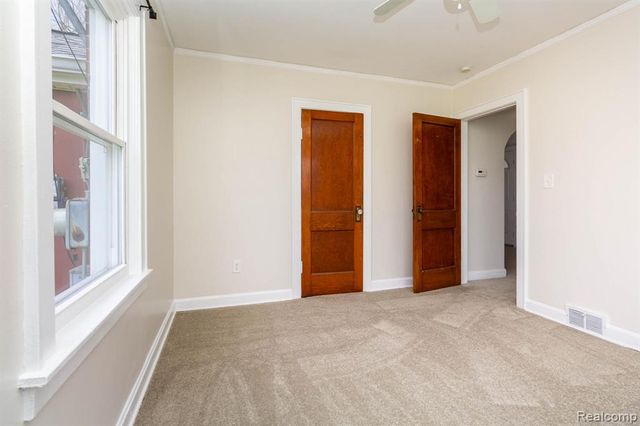 1147 Harrison Avenue, Garden City, MI 48135