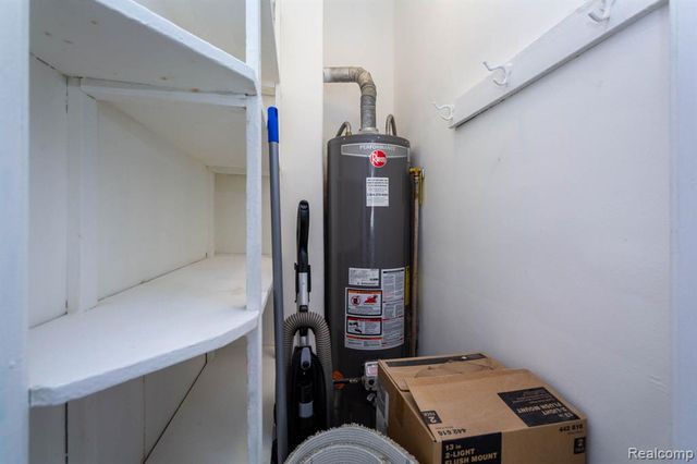 1147 Harrison Avenue, Garden City, MI 48135