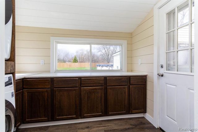 1147 Harrison Avenue, Garden City, MI 48135