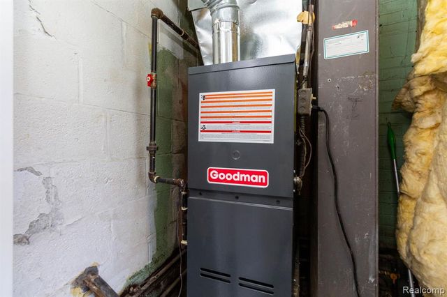 1147 Harrison Avenue, Garden City, MI 48135