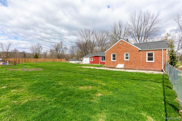 1147 Harrison Avenue, Garden City, MI 48135