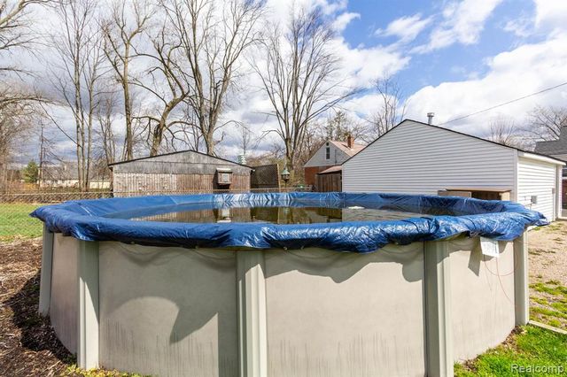 1147 Harrison Avenue, Garden City, MI 48135