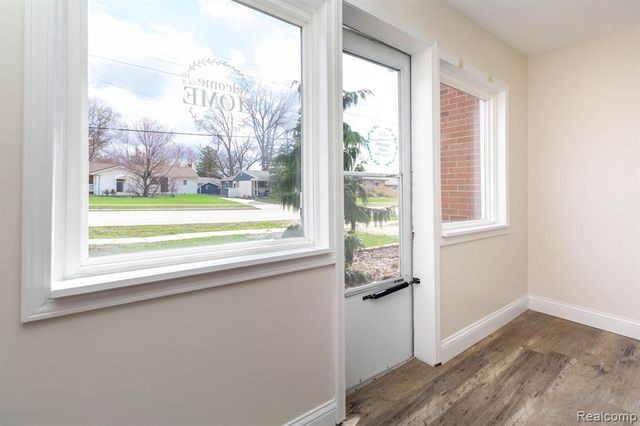 1147 Harrison Avenue, Garden City, MI 48135