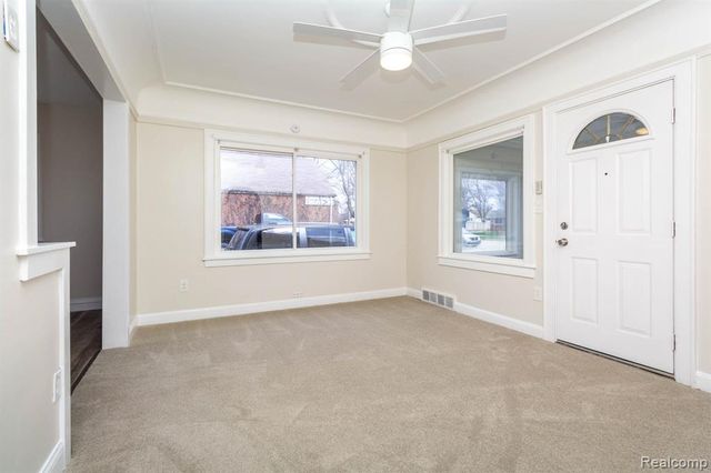 1147 Harrison Avenue, Garden City, MI 48135