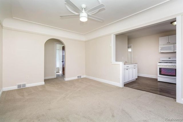 1147 Harrison Avenue, Garden City, MI 48135